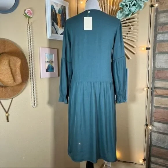 SEE U SOON | Puff Sleeve Emerald Smocked Oversized Wrap Dress - Picture 2 of 14